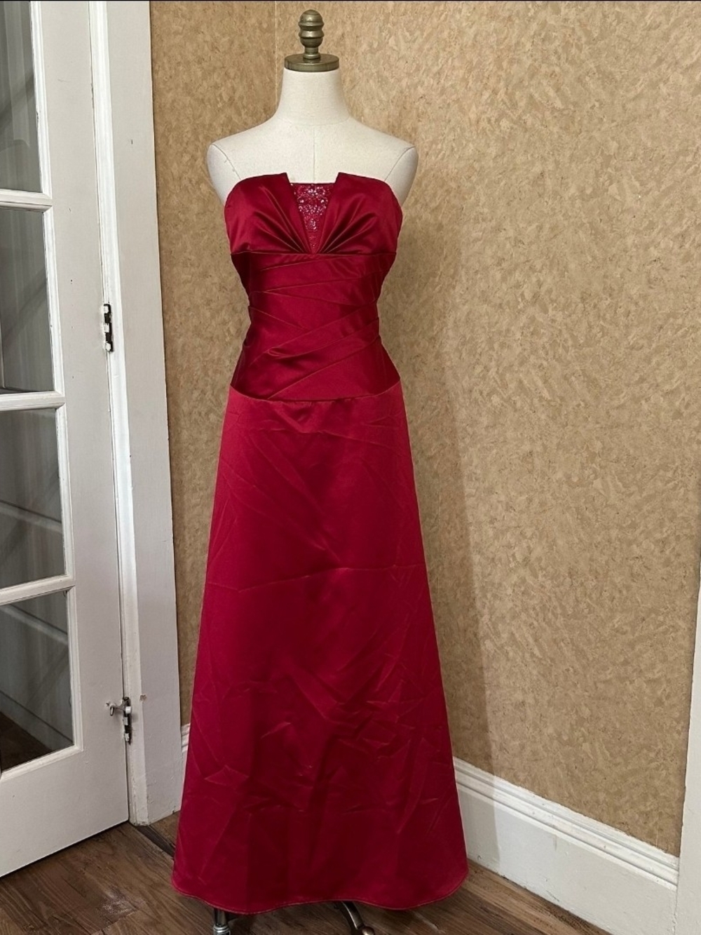 David’s Bridal F13062 Red Satin Strapless Evening Gown – Size 22